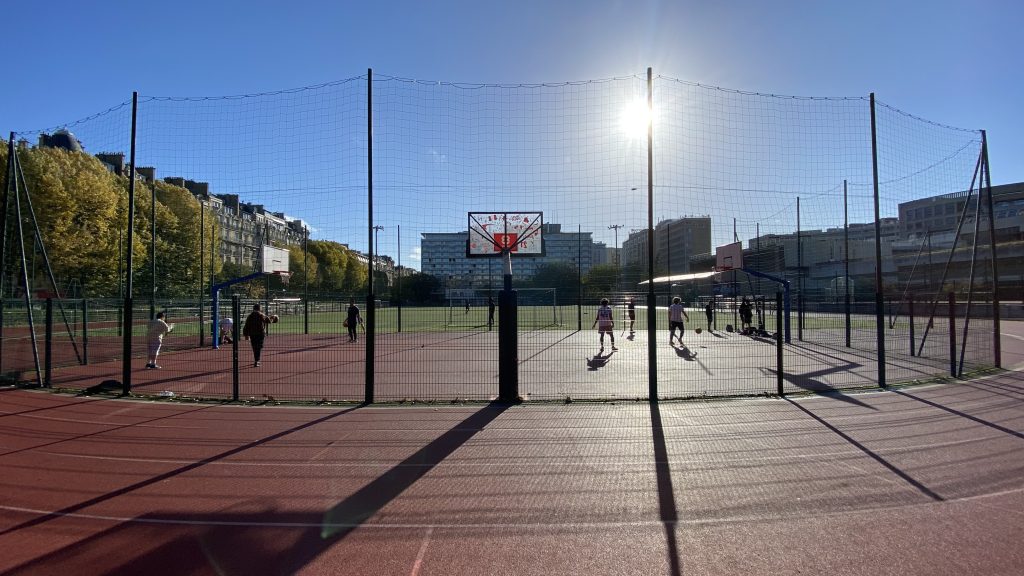 Bir-Hakeim Outdoor Basketball Court