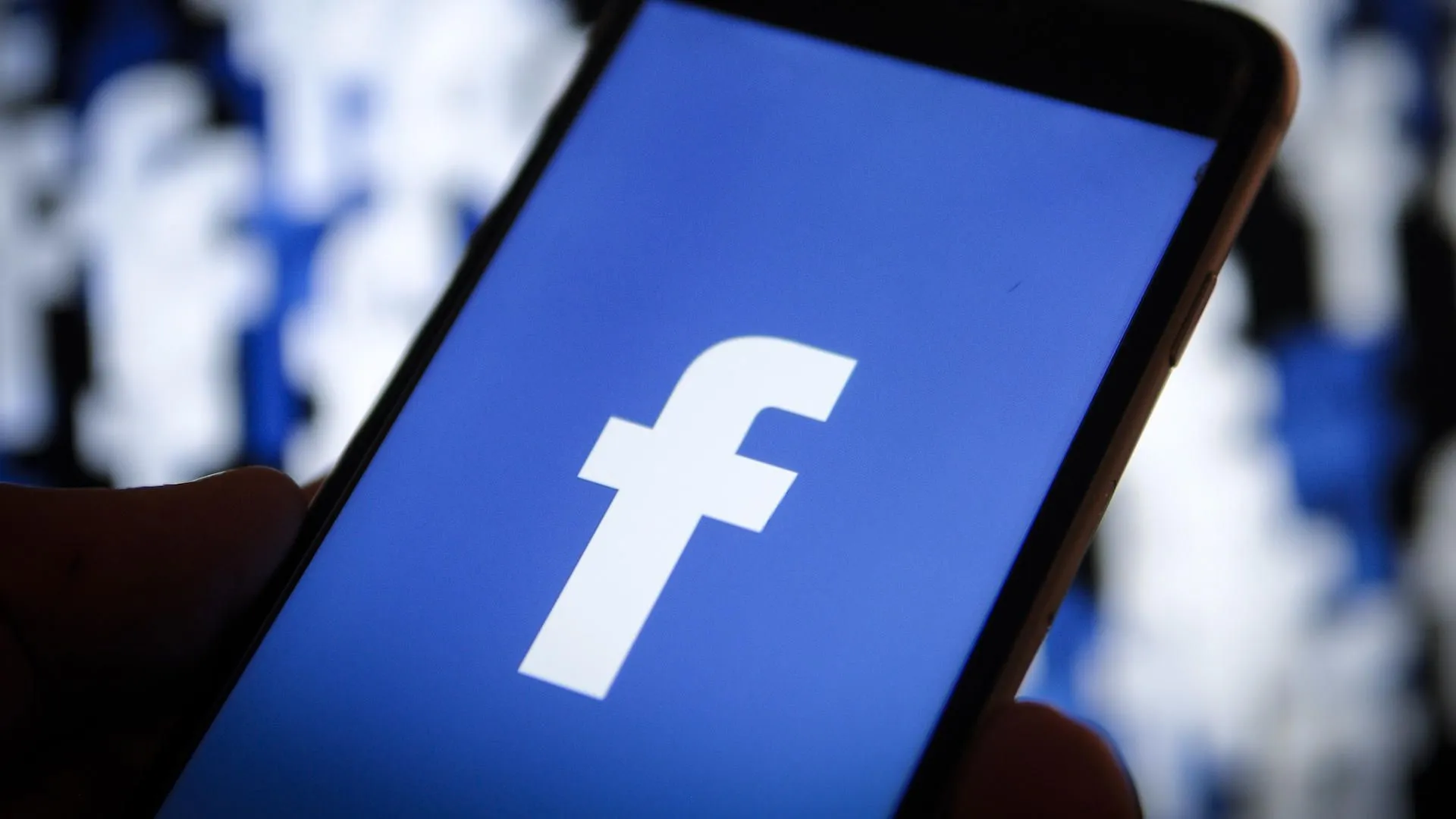 Postingan-dengan-Situs-Web-Tidak-Terkait penipuan lewat facebook